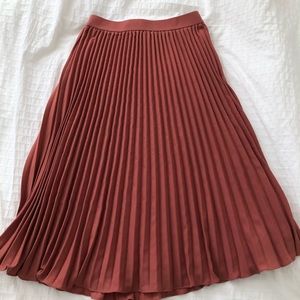Pleated chiffon midi skirt